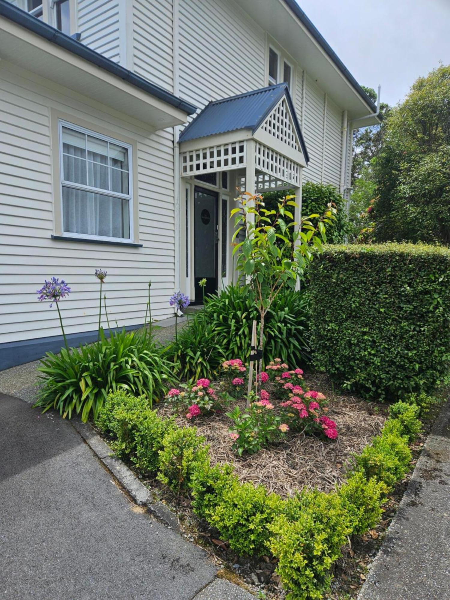 The Sleepover Greymouth Exterior photo